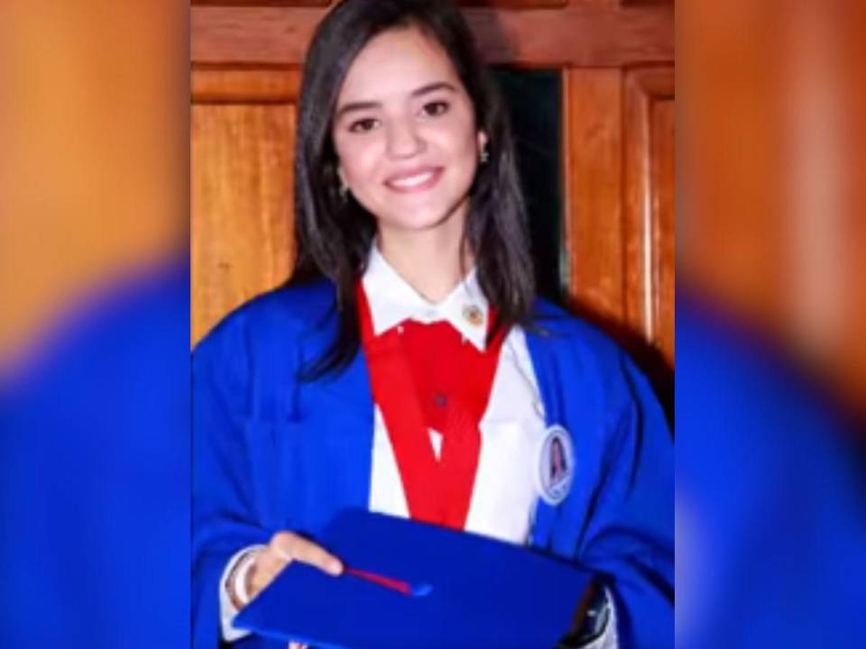 La Dowal School compartió esta imagen de Zu tomada durante su graduación en 2018.