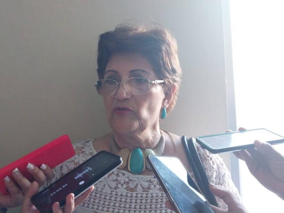María Luisa Borjas mientras daba sus declaraciones a varios medios, entre ellos, a EL HERALDO.