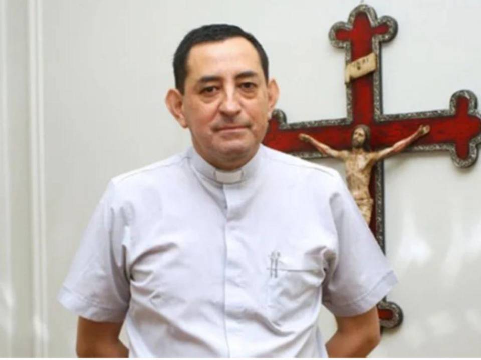 Fotografía del exsacerdote Óscar Muñoz.