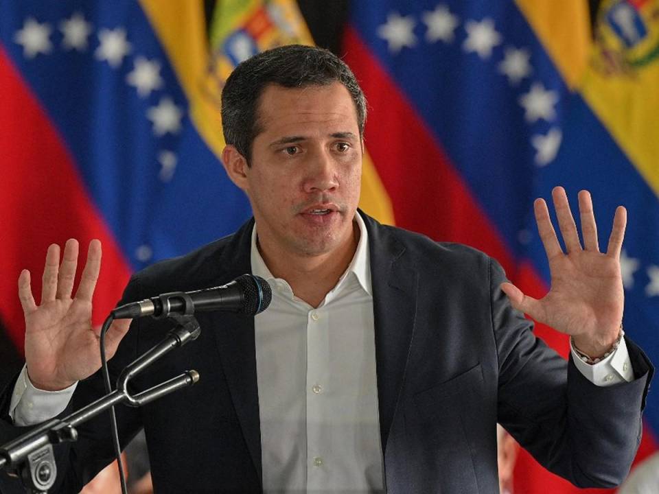 Guaidó califica tales señalamientos como “propaganda” para “perseguir física y moralmente a la oposición venezolana” a vísperas a una elección primaria donde prevén escoger al candidato que se enfrentará a Maduro en las presenciales del 2024.