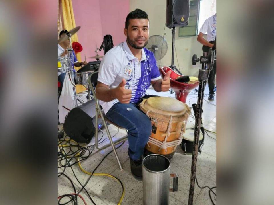 Alex Paz Alvarado era un reconocido músico de la zona sur de Honduras. Falleció el sábado 1 de julio luego de un aparatoso accidente de motocicleta.