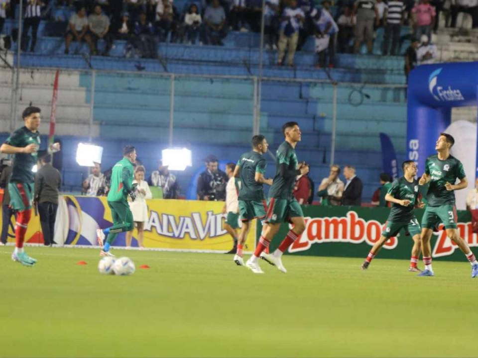 La ofensiva de México ante Honduras está conformada por Hirving “Chucky” Lozano, Orbelín Pineda y Santiago Giménez.
