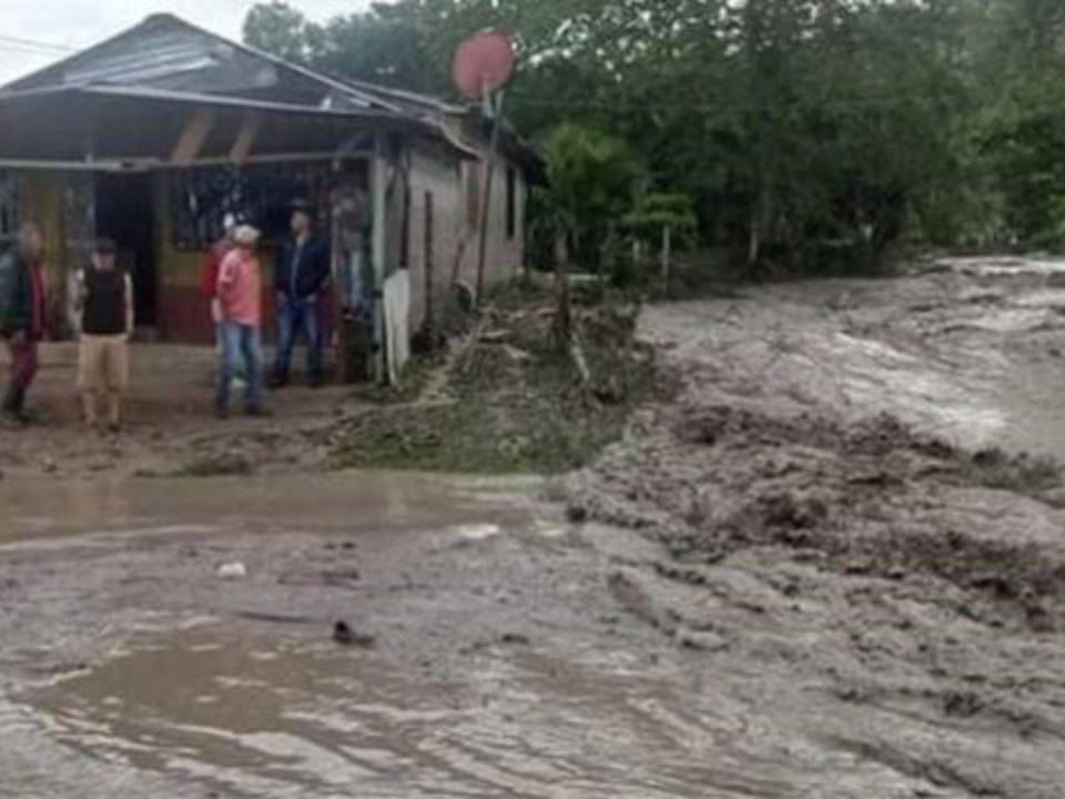 Alerta roja y cientos de familias evacuadas: los efectos de la crecida del Río Ulúa
