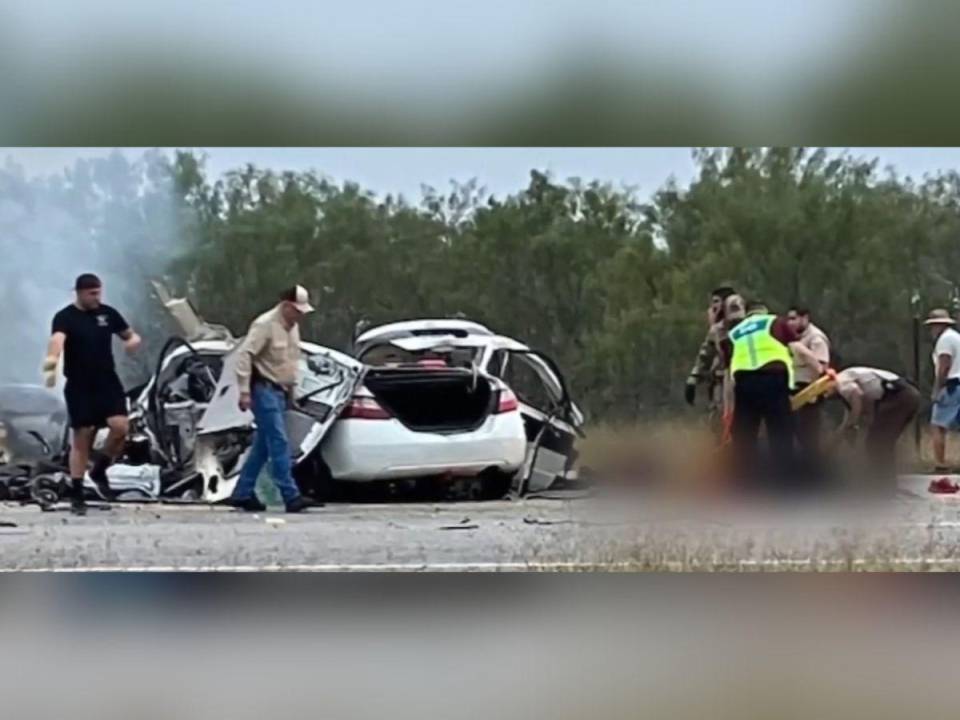 Ocho personas murieron este miércoles, entre ellos varios hondureños, como consecuencia de un accidente de tránsito en el sur de Texas, Estados Unidos, durante una persecución policial a un presunto traficante de migrantes, informaron las autoridades. Estos son los detalles del caso.