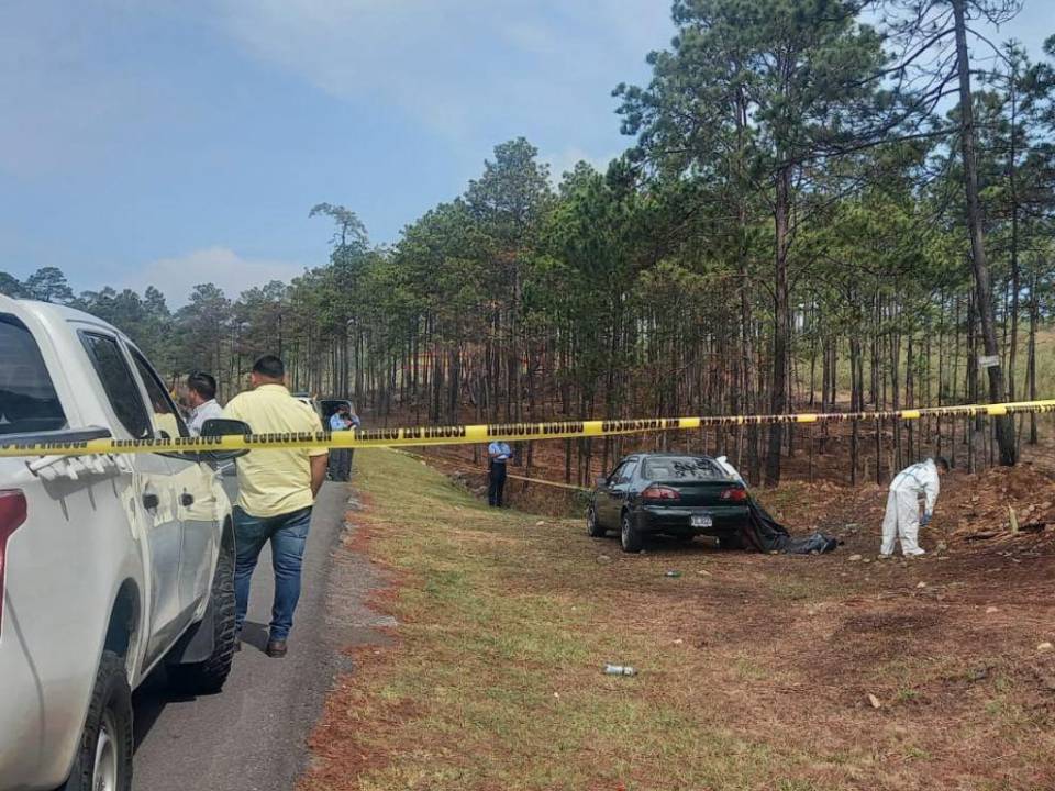 En una orilla de la carretera CA-5 a la altura de Zambrano, fue encontrado el cuerpo de un hombre.