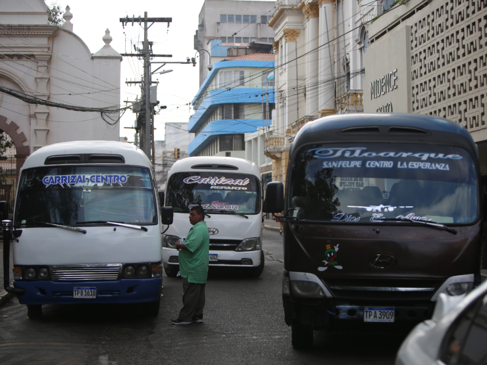 El proceso de modernización del transporte en las principales ciudades del país no arranca.