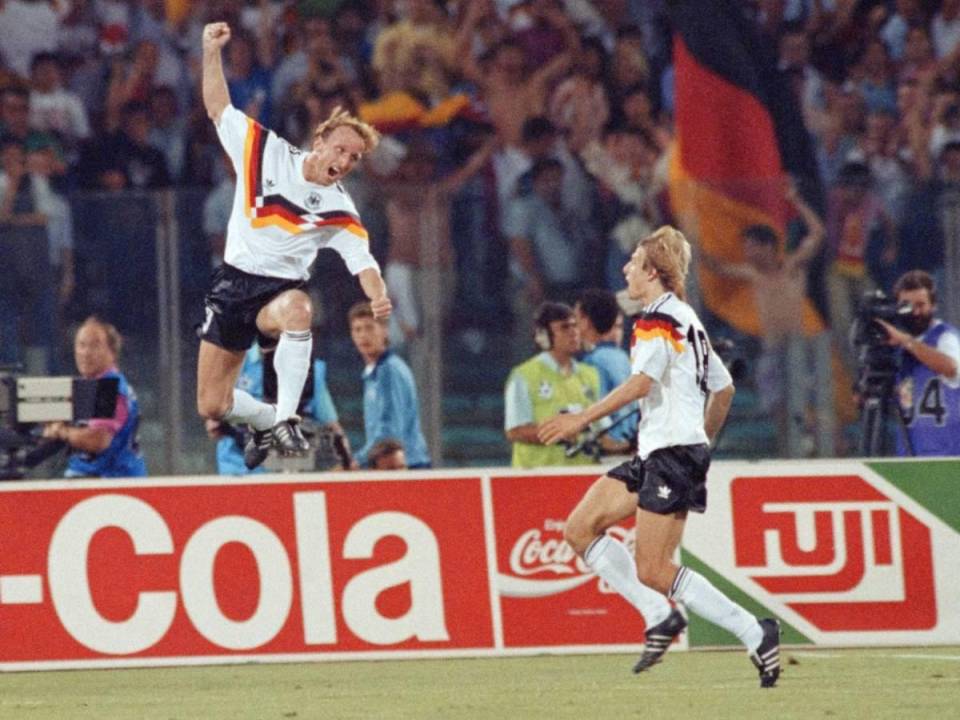 Andreas Brehme celebrando el gol en el Mundial de Italia 1990.