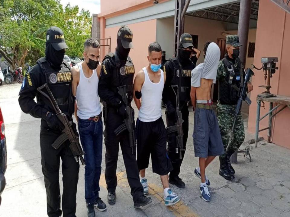 La Fuerza Nacional Antimaras y Pandillas (FNAMP) capturó a tres miembros de la Pandilla 18.