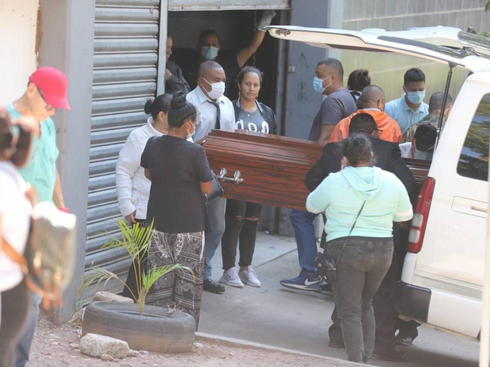 “Era una persona que no se metía con nadie, pues no salía de la casa ubicada en el sector de La Rosita del barrio Guamilito”, aseguró uno de sus parientes al momento de reclamar el cadáver del menor.