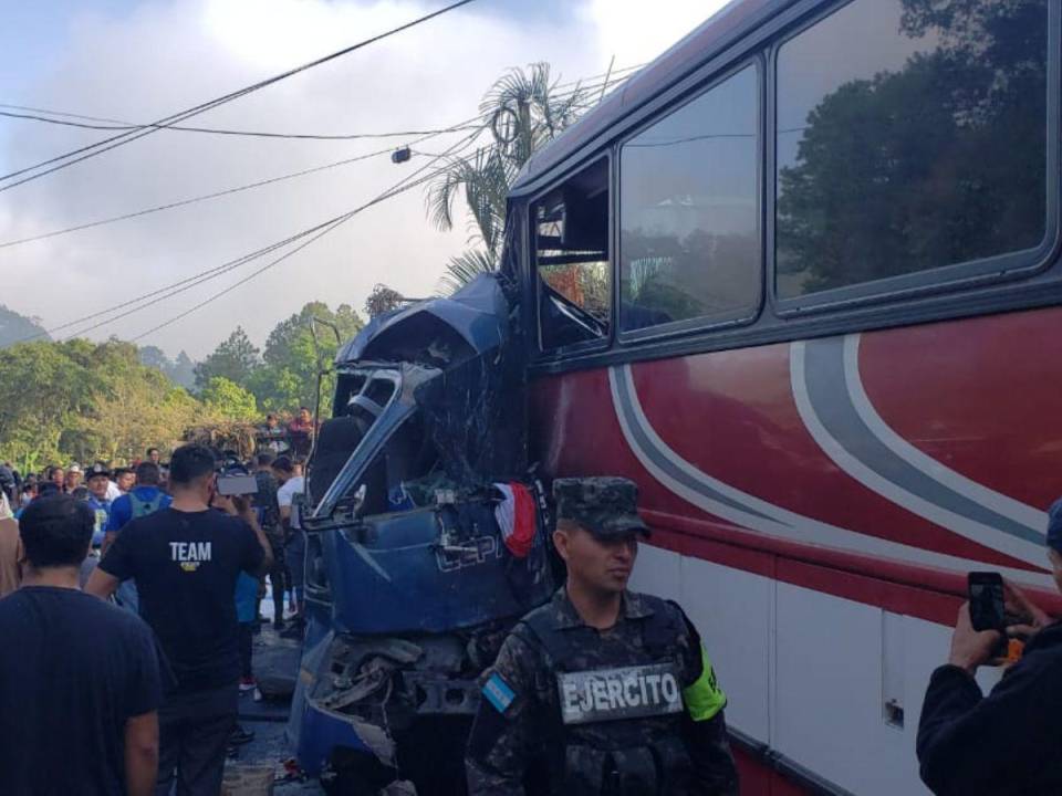 Hasta esta hora se contabilizan 18 víctimas por el mortal accidente.