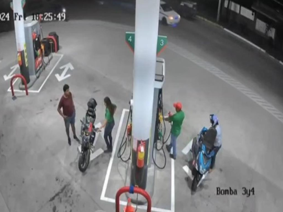 Video: Captan a hombres en moto asaltando gasolinera en La Ceiba