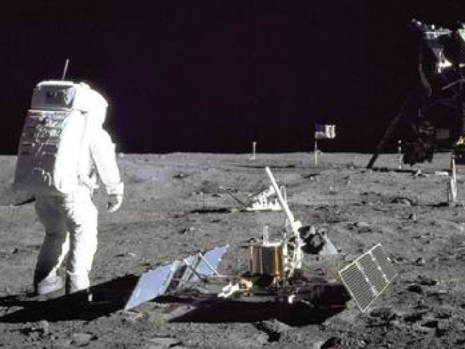 Se espera que la misión Artemis II vuele alrededor de la Luna para fines de 2025, mientras que la tercera misión del programa, planeada para finales de 2026, tiene como objetivo llevar astronautas al satélite.