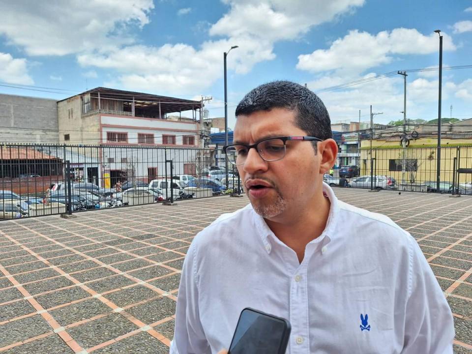 En su última entrevista, el vocero del Ministerio Público, Carlos Morazán, refirió la importancia de respetar los derechos al “adulto mayor” y hasta hizo mención que todos llegaríamos a esa edad; sin embargo, un mortal accidente de tránsito acabó con su vida, dejando luto y dolor en sus familiares.