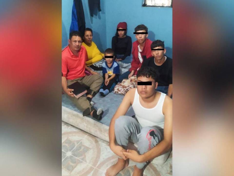 Los siete hondureños salieron de su vivienda el pasado 27 de octubre del 2022, llenos de esperanza, pero el 8 de febrero, fueron secuestrados por la banda criminal “El Chaparro”. Tras varios días, fueron rescatados por autoridades mexicanas.