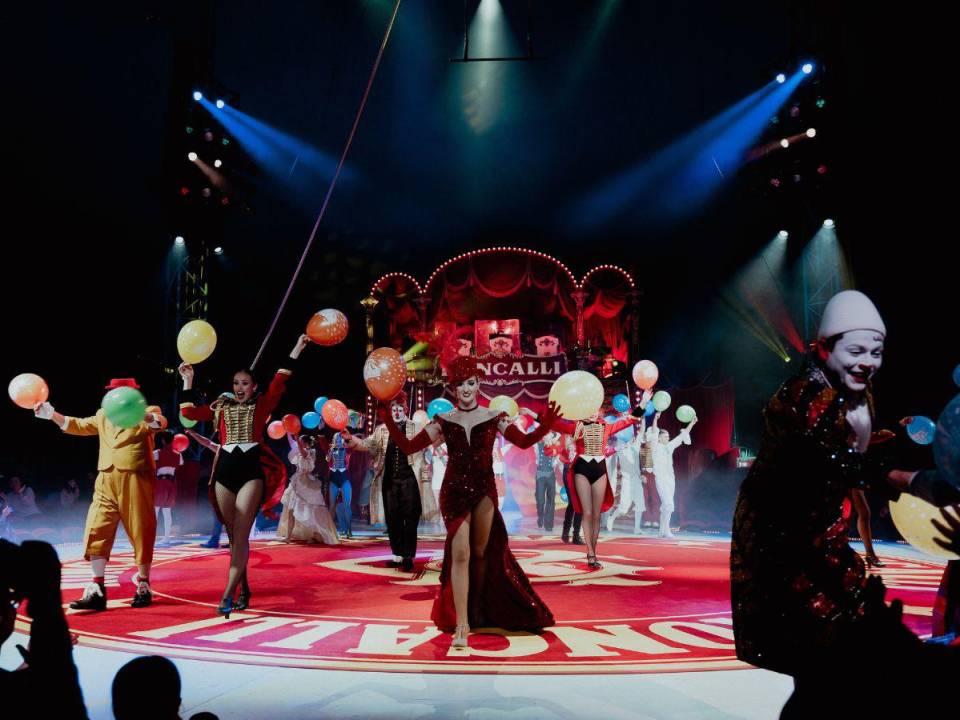 El Circo Big Apple en Manhattan incluye malabarista, contorsionista y payasos legítimamente divertidos.