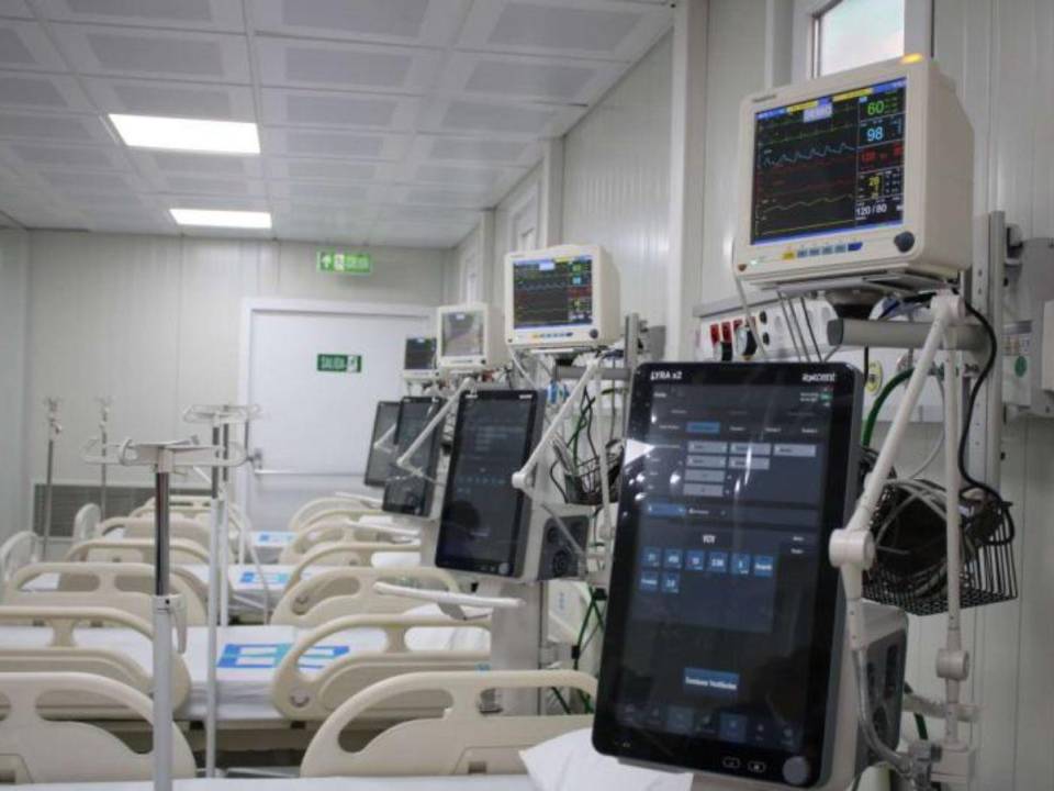 El hospital móvil de Danlí tiene una capacidad de 51 camas y 20 ventiladores mecánicos, según las autoridades sanitarias.