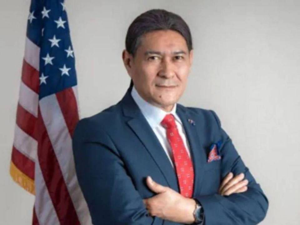 Axel Gamaliel López representante de Elmed Medical System Inc es acusado por un millonario fraude en perjuicio del Estado de Honduras por la compra de siete Hospitales Móviles.