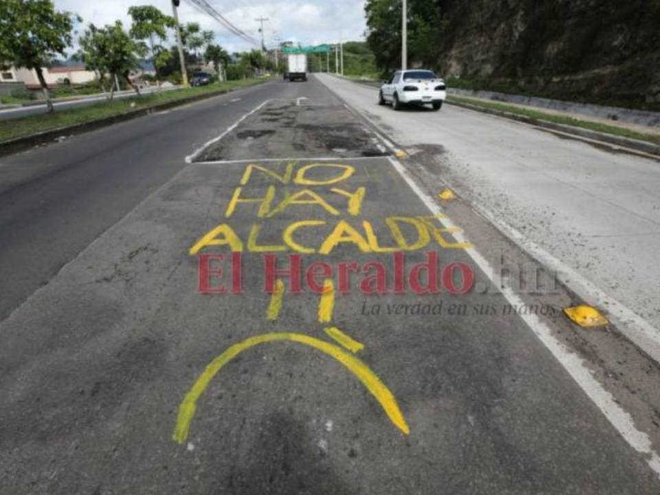 Las críticas al alcalde Jorge Aldana por el mal estado de las calles se ha intensificado en las últimas semanas.