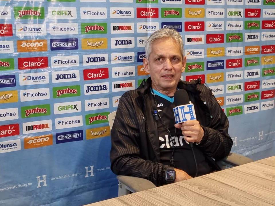 El “Profesor” Reinaldo Rueda durante la conferencia de prensa.