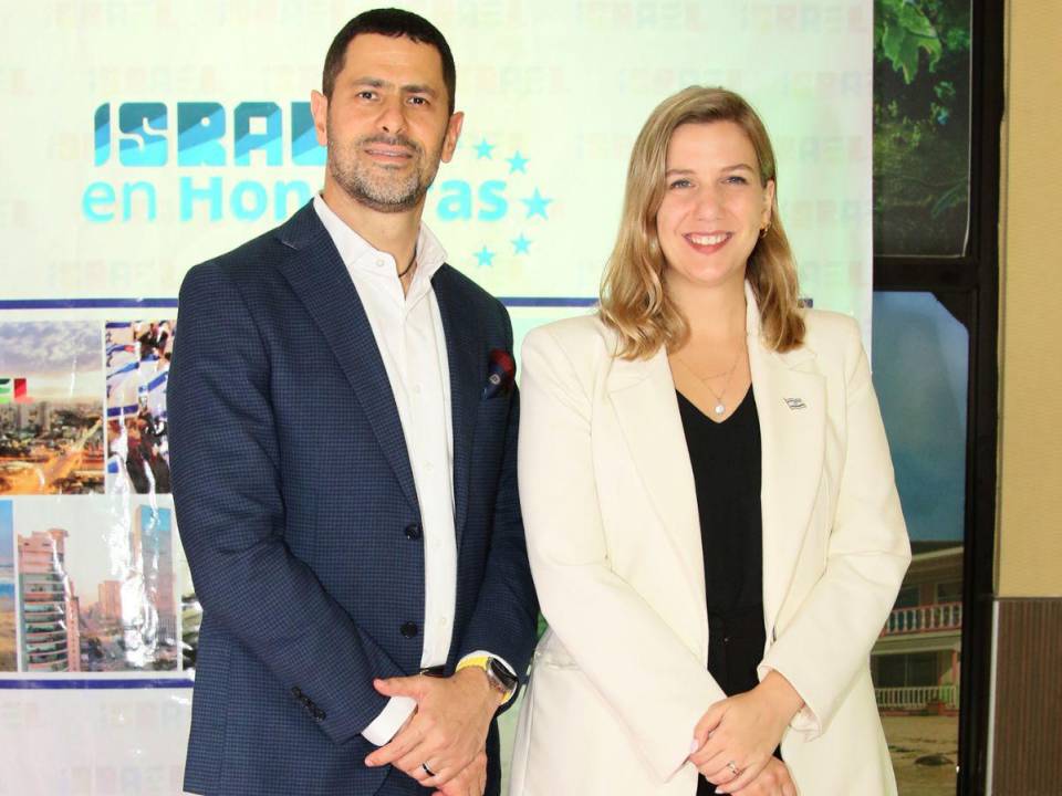 El embajador de Israel en Honduras, Eldad Golan Rosenberg, junto a la cónsul de Israel en Honduras, Dafna Danenberg.