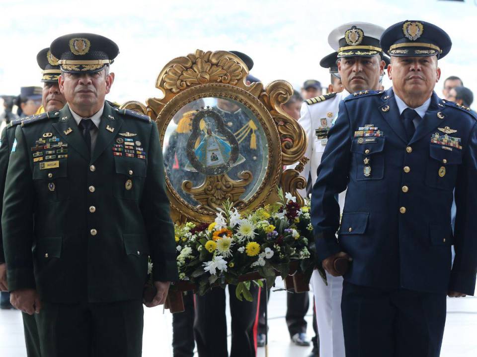 La Virgen Peregrina luego de visitar todas la unidades militares de las Fuerzas Armadas y hacer una vigilia llegó a la Basílica de Suyapa