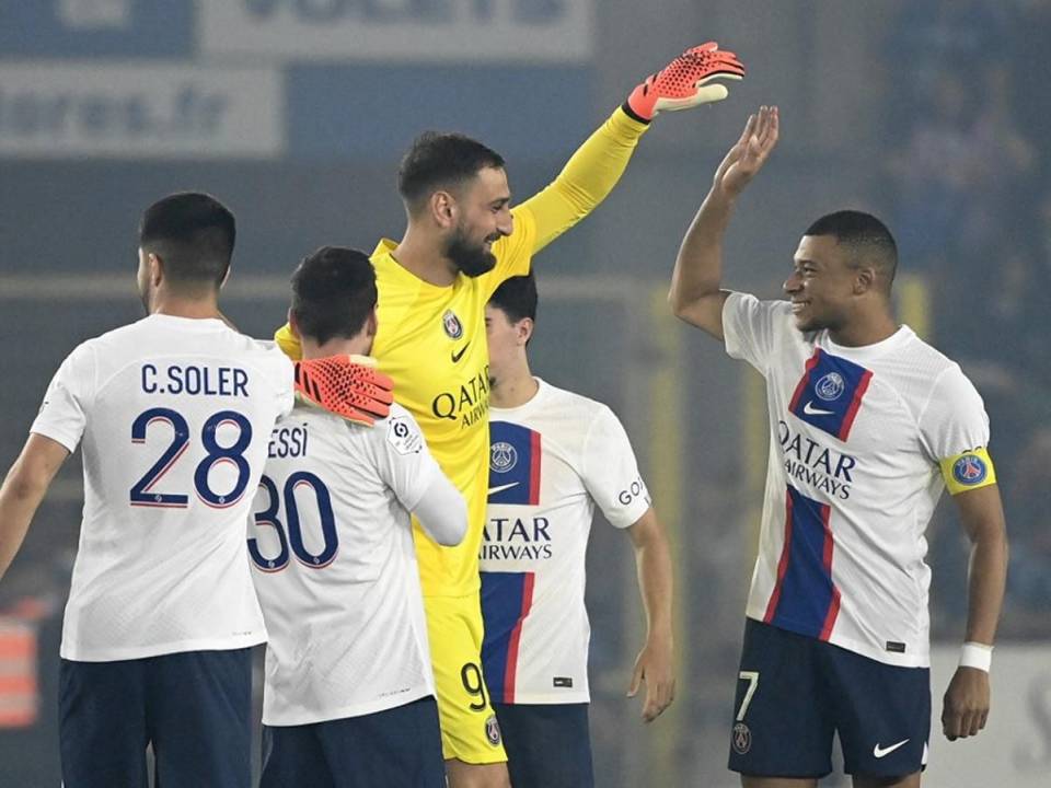 Tras una primera parte en la que el PSG apenas propuso y en la que el equipo local pudo haberse adelantado con un disparo al palo de Habib Diallo, el equipo parisino se adelantó al filo de la hora de juego.
