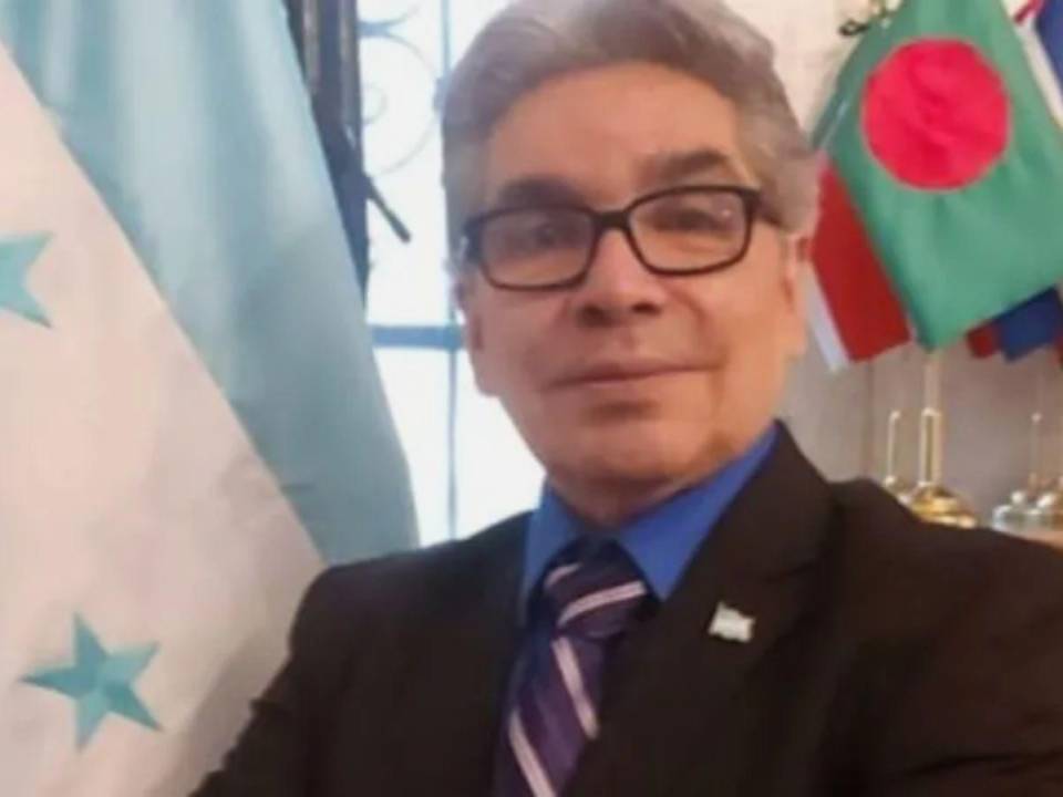 Héctor Amador, cónsul de Honduras en México.
