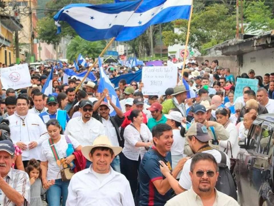 El Bloque de Oposición Ciudadana convocó a la “Gran Marcha por Honduras” en la ciudad de Choluteca, este sábado 25 de noviembre.