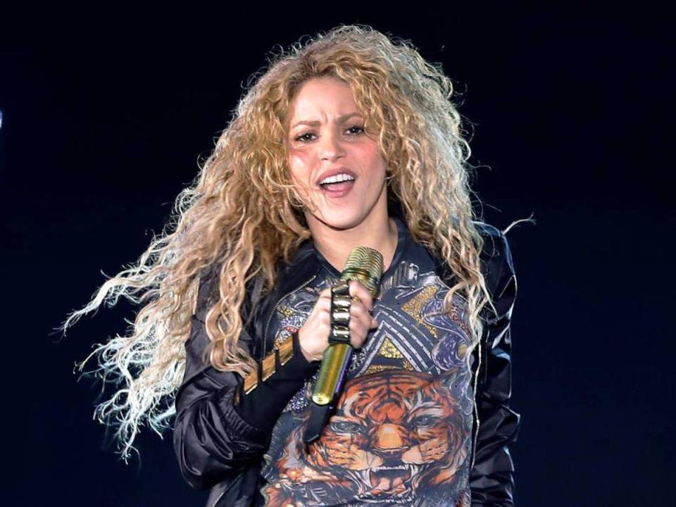 Shakira aún no se pronuncia oficialmente sobre declinar su participación en la ceremonia inaugural.