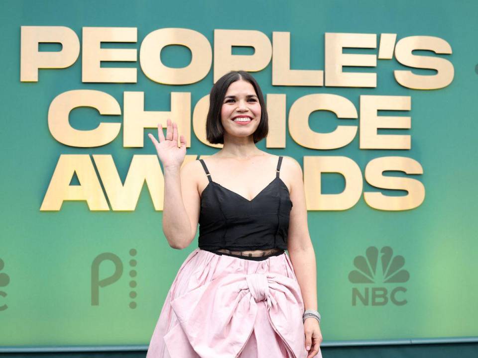 La actriz de raíces hondureñas triunfó la noche del domingo en los People’s Choice Awards.