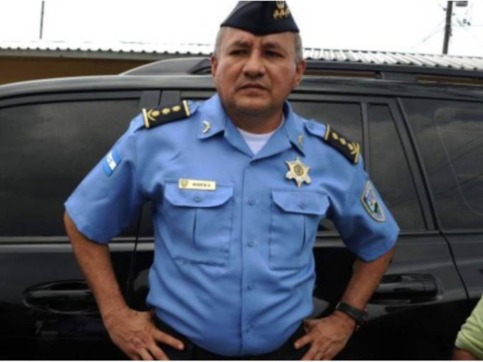 “Está quedando al descubierto en Estados Unidos que oficiales de policía y Fuerzas Armadas se confabularon”, declaró Osorto.