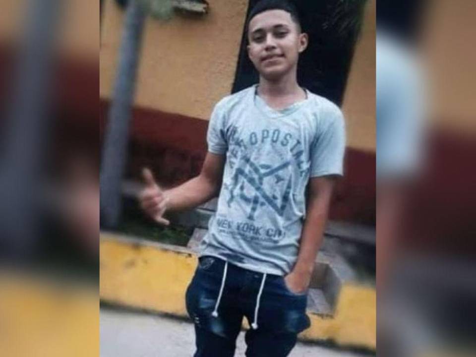 El ataque tuvo lugar en la gasolinera Santha Martha, frente al Barrio Buenos Aires de La Ceiba al norte de Honduras y quedó registrado en un video que se ha vuelto viral en las redes sociales.