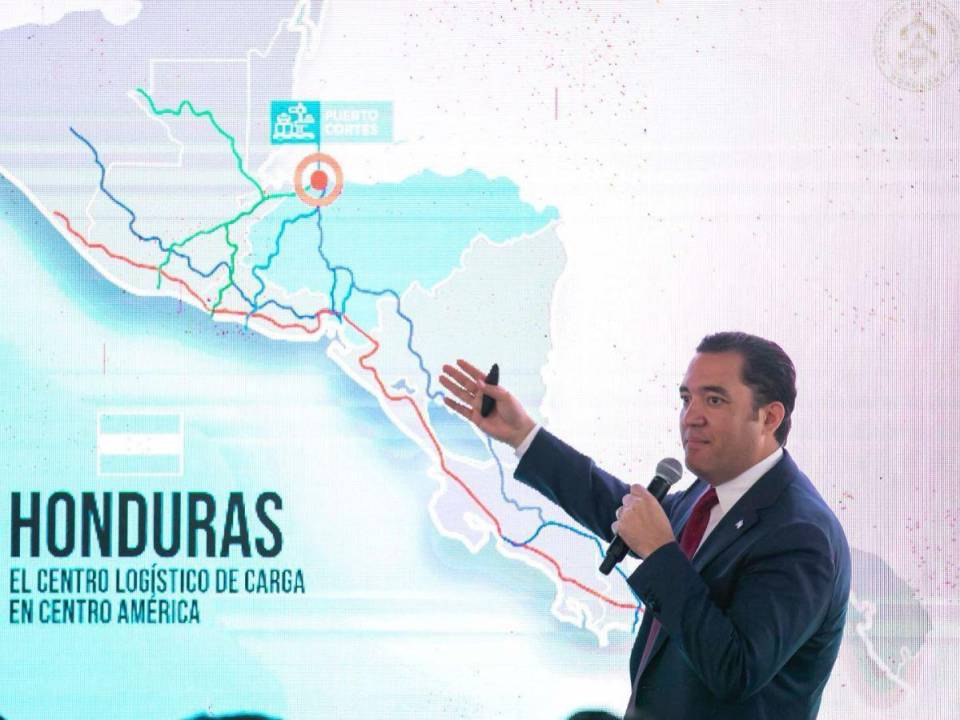 El proyecto del tren interoceánico está en proceso de presentación para obtener financiamiento y establecer un marco legal.