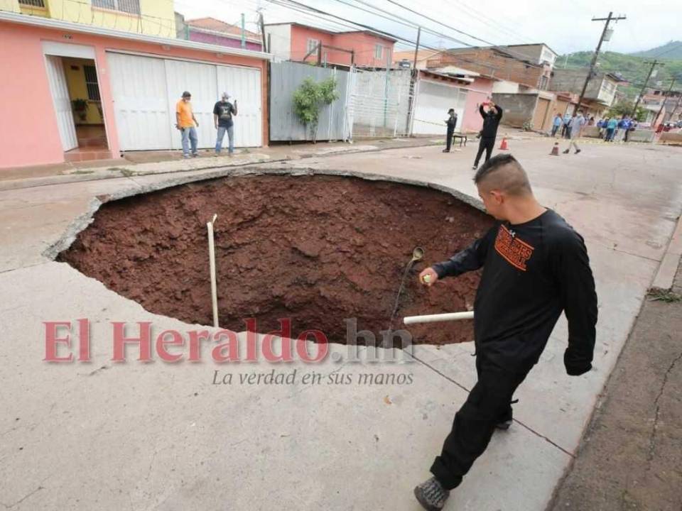 En fotos: así se ve el socavón tras cesar las lluvias en Prados Universitarios