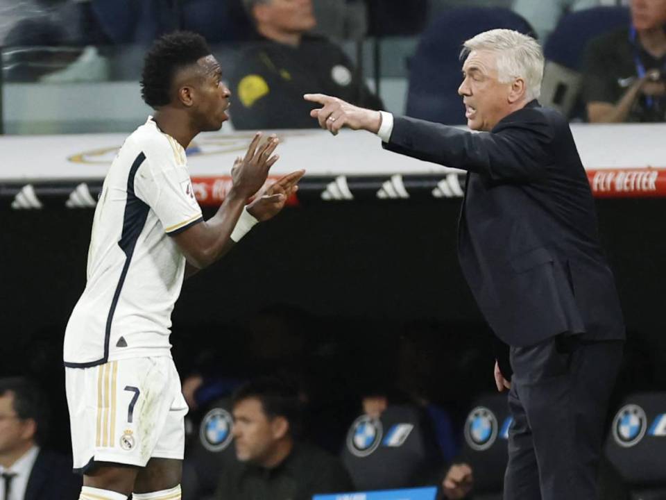 A Vinicius no le gustó haber salido y se lo dijo a Ancelotti.