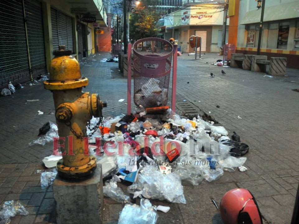 Hasta 5 mil lempiras es la multa por arrojar basura en lugares públicos de la capital de Honduras.