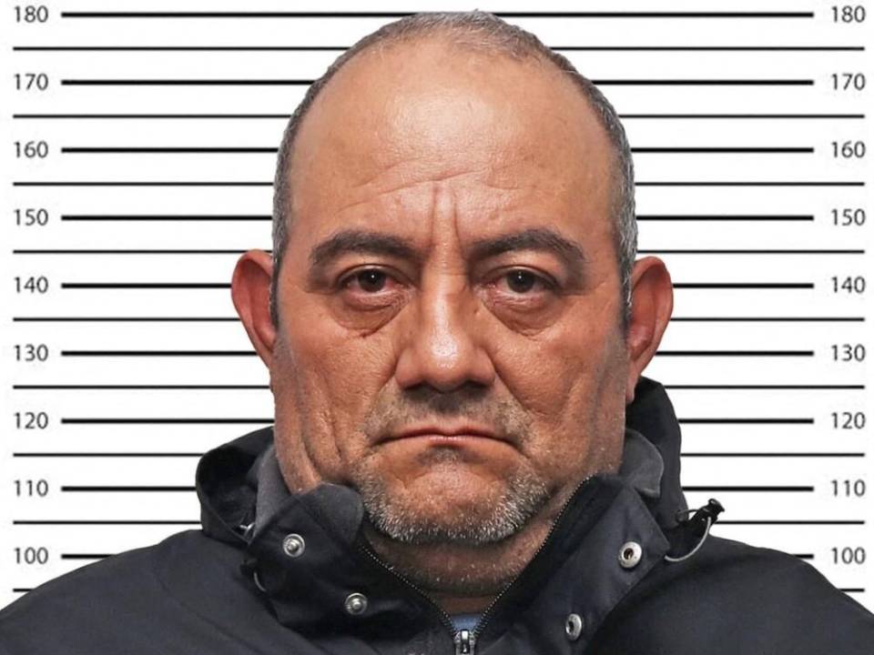 Esta foto proporcionada por la Oficina del Fiscal Federal para el Distrito Este de Nueva York muestra la foto policial del narcotraficante colombiano y líder de la organización narcotraficante Clan del Grupo, Dairo Antonio Usuga, conocido como Otoniel.