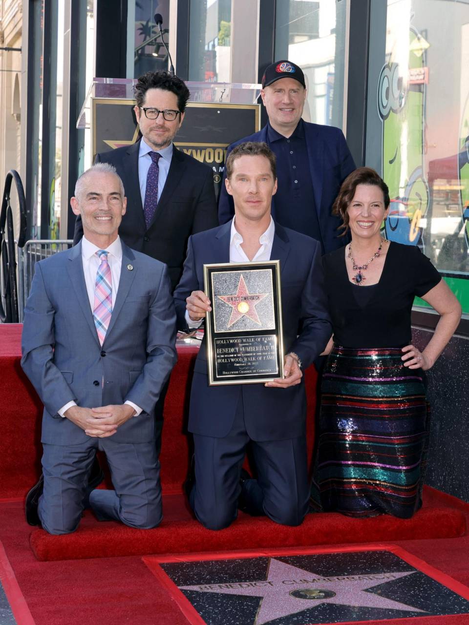 Mitch O'Farrell, J. J. Abrams, Benedict Cumberbatch, Kevin Feige y Nicole Mihalka.