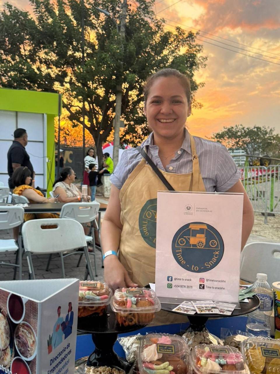 Las barras móviles ofrecen desde nachos hasta waffles preparados al gusto de los invitados.​​​​