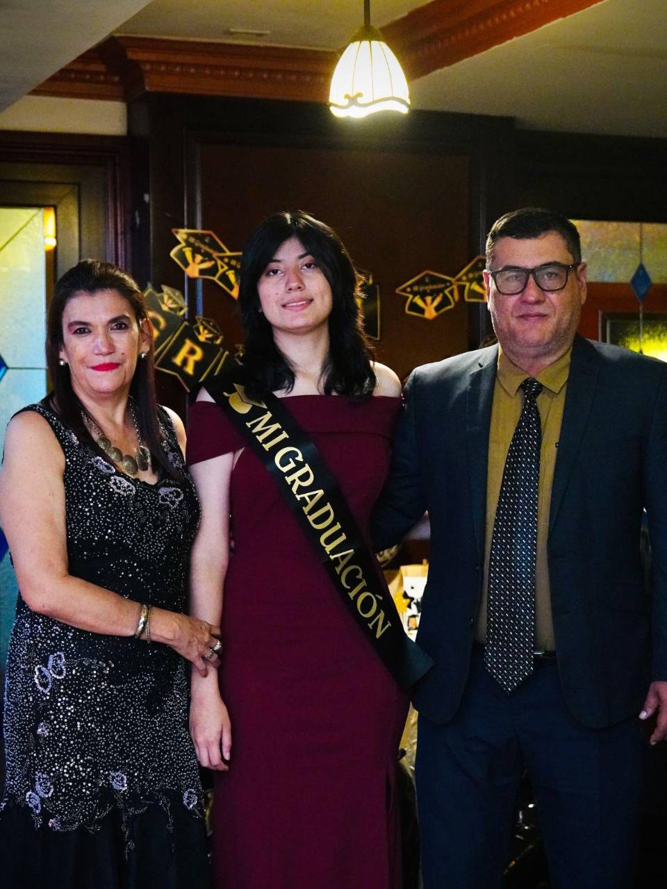 Issa María Alvarado, Issa María Castellanos Alvarado y Orlando Castellanos.