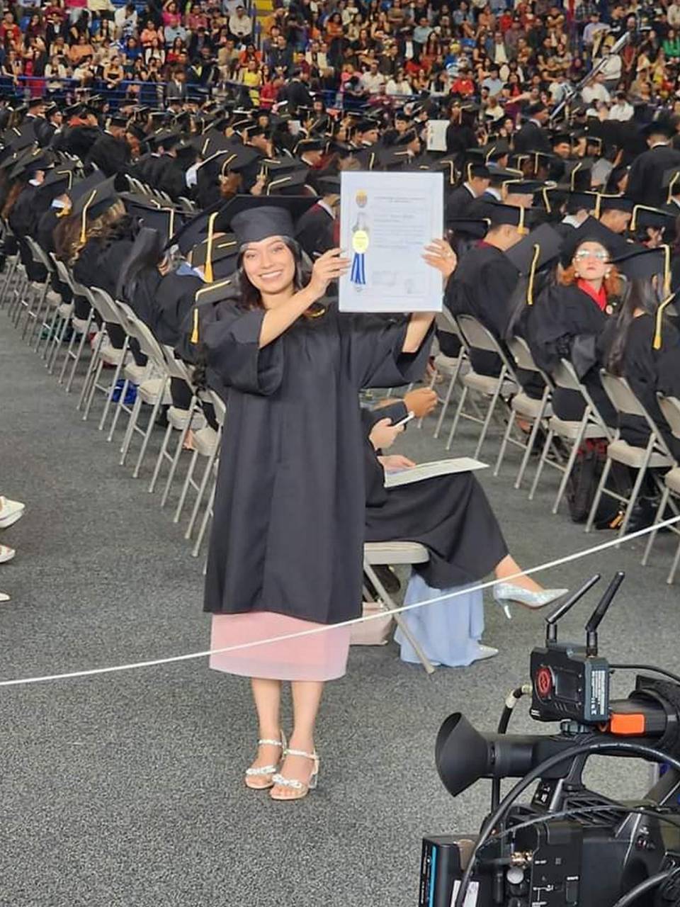 La joven Angie López también recibió su título profesional.