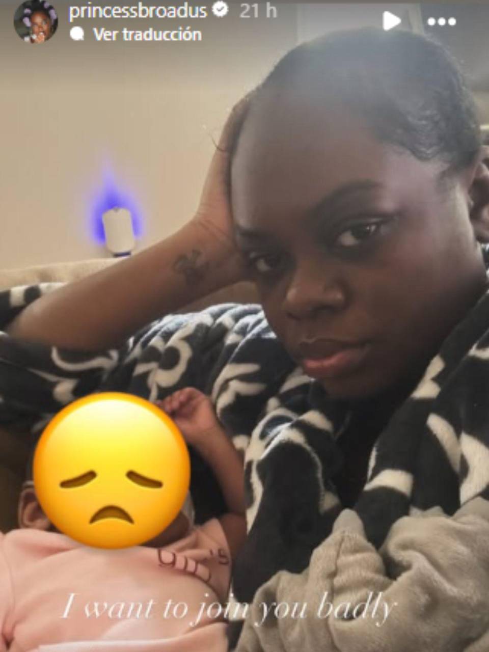 Con esta imagen en sus historias de Instagram, la hija de Snoop Dogg compartió la noticia de la muerte de su hija.