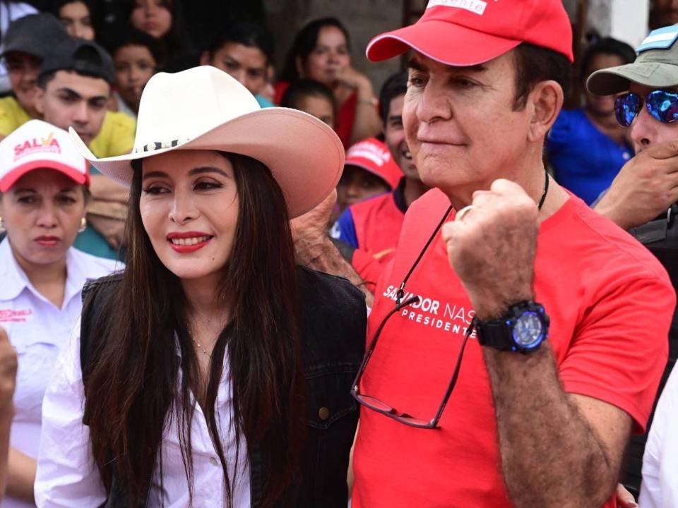 Iroshka Elvir ha sido señalada de negociar con el expresidente Manuel Zelaya.