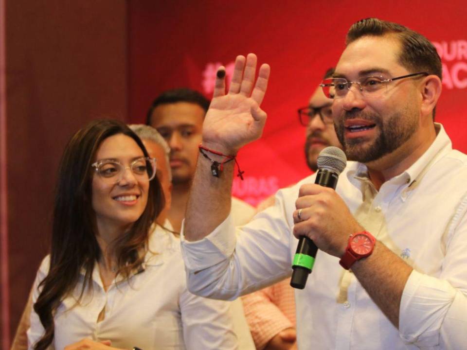 Cálix denunció la falta de material electoral y la custodia inadecuada de urnas durante las elecciones primarias.