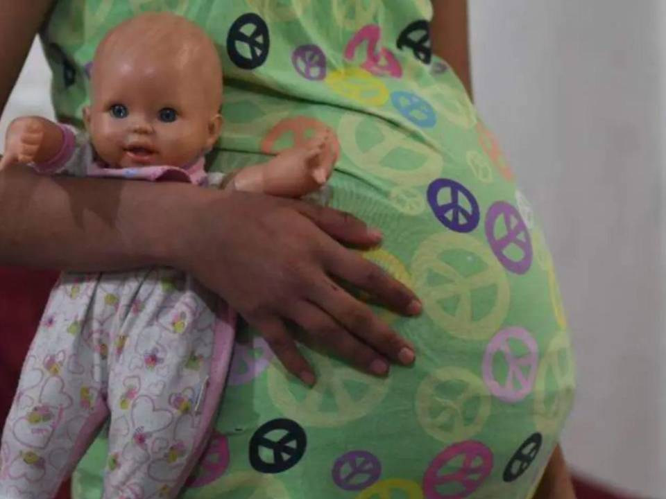 El 17% de las niñas que abandonaron sus estudios por embarazo están entre los 8 y 14 años. La situación de menores en estado de gestación es “preocupante”.