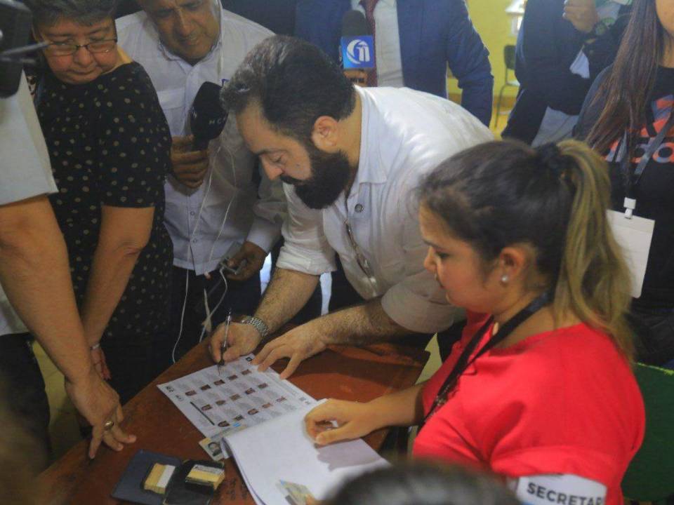 Luis Redondo, presidente del Congreso Nacional de Honduras, perdería su curul.