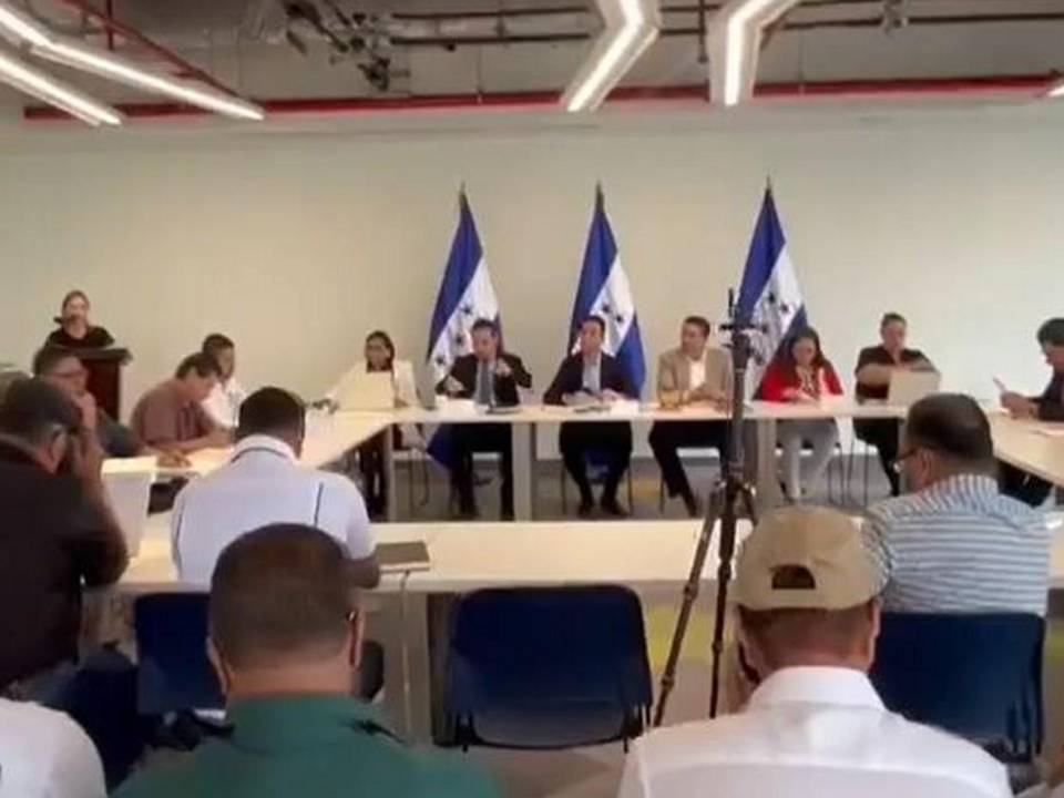 Las reuniones continuarán en los próximos días, con la expectativa de definir el nuevo salario mínimo en el país.