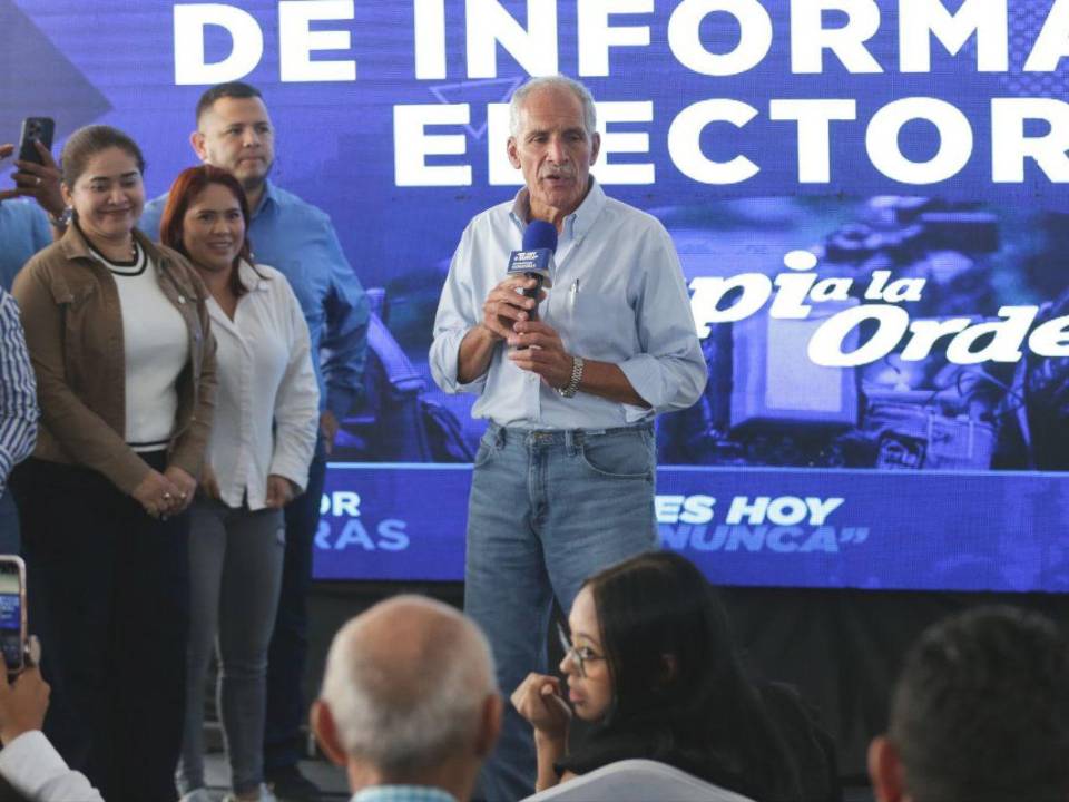 Nasry Asfura suma más de 23 mil marcas por encima del candidato liberal, Salvador Nasralla. El CNE solo ha divulgado el 86.38% de las actas.