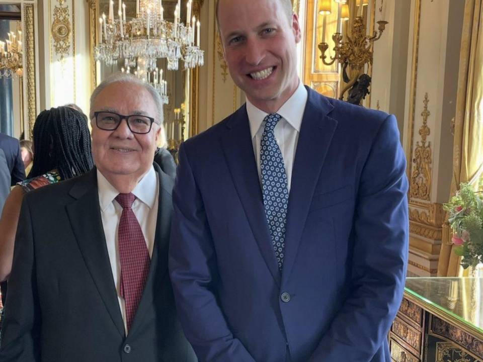 El embajador Iván Romero en el Palacio de Buckingham en la coronación del rey Carlos III de Inglaterra.