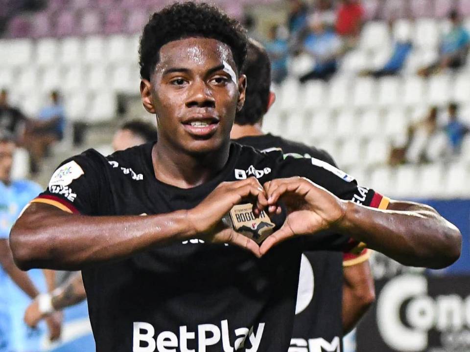 El delantero hondureño Dereck Moncada anotó su segundo gol con la camisa del Internacional de Bogotá y los medios destacan el momento del atacante.